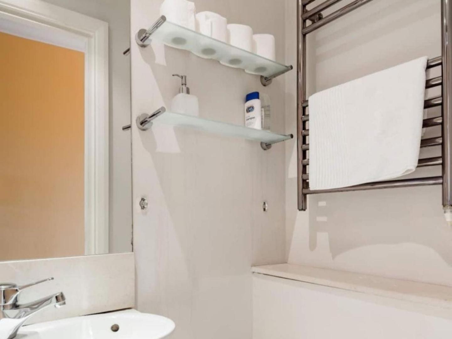 Sunny 1 Bedroom Flat In Central ลอนดอน ภายนอก รูปภาพ
